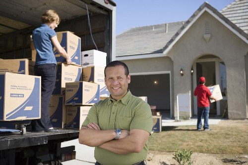 Residential moving support for Londonmanvan house removals